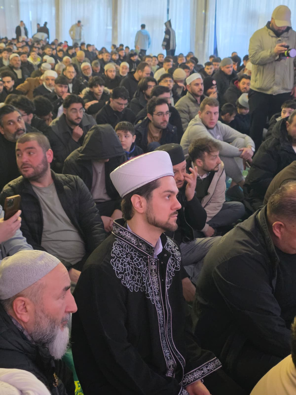 BİF Gençlik Teşkilatı’ndan 1500 Kişilik Cemaatle Sabah Namazı Buluşması